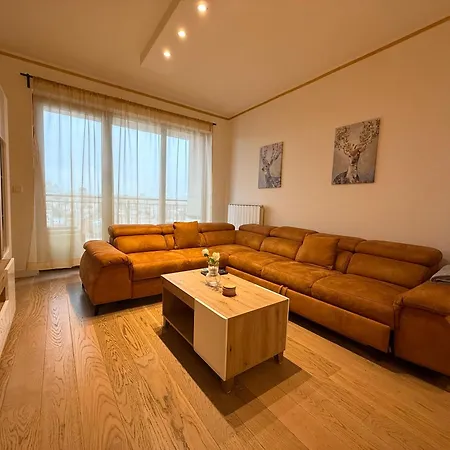 Na Vodi Waterfront - Great View 公寓